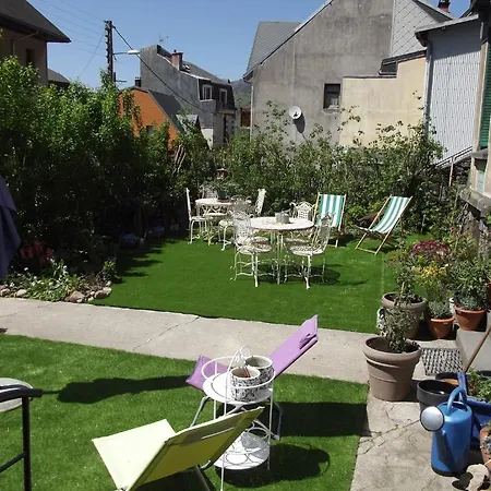 Chambres D'hotes Les Garconnieres Du Sancy Bed and breakfast *