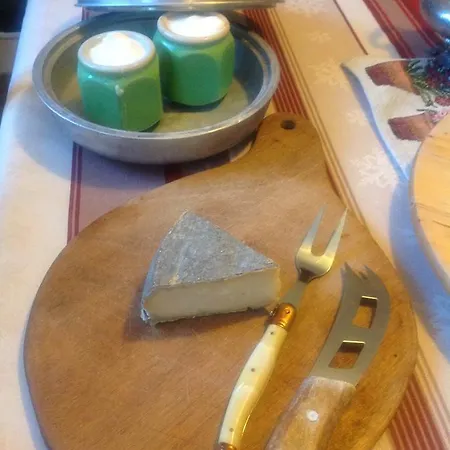 Chambres D'hotes Les Garconnieres Du Sancy Bed & Breakfast *